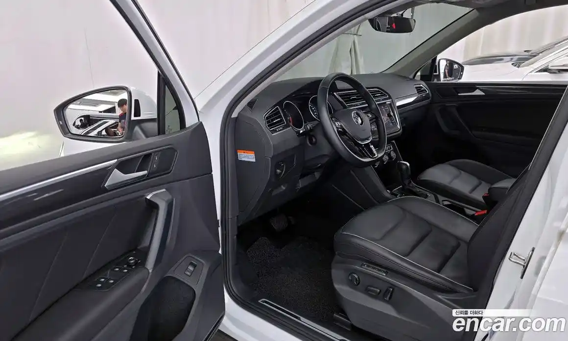 Volkswagen Tiguan 2020 2.0 автомат (гидро), фото 13