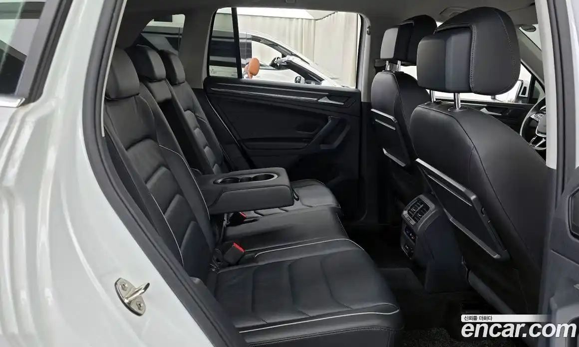 Volkswagen Tiguan 2020 2.0 автомат (гидро), фото 17