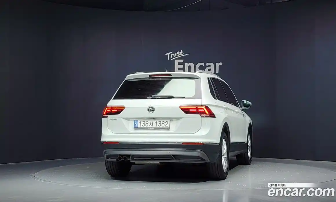 Volkswagen Tiguan 2020 2.0 автомат (гидро), фото 4