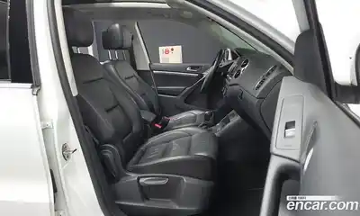 Volkswagen Tiguan 2015 2.0 автомат (гидро), миниатюра 11