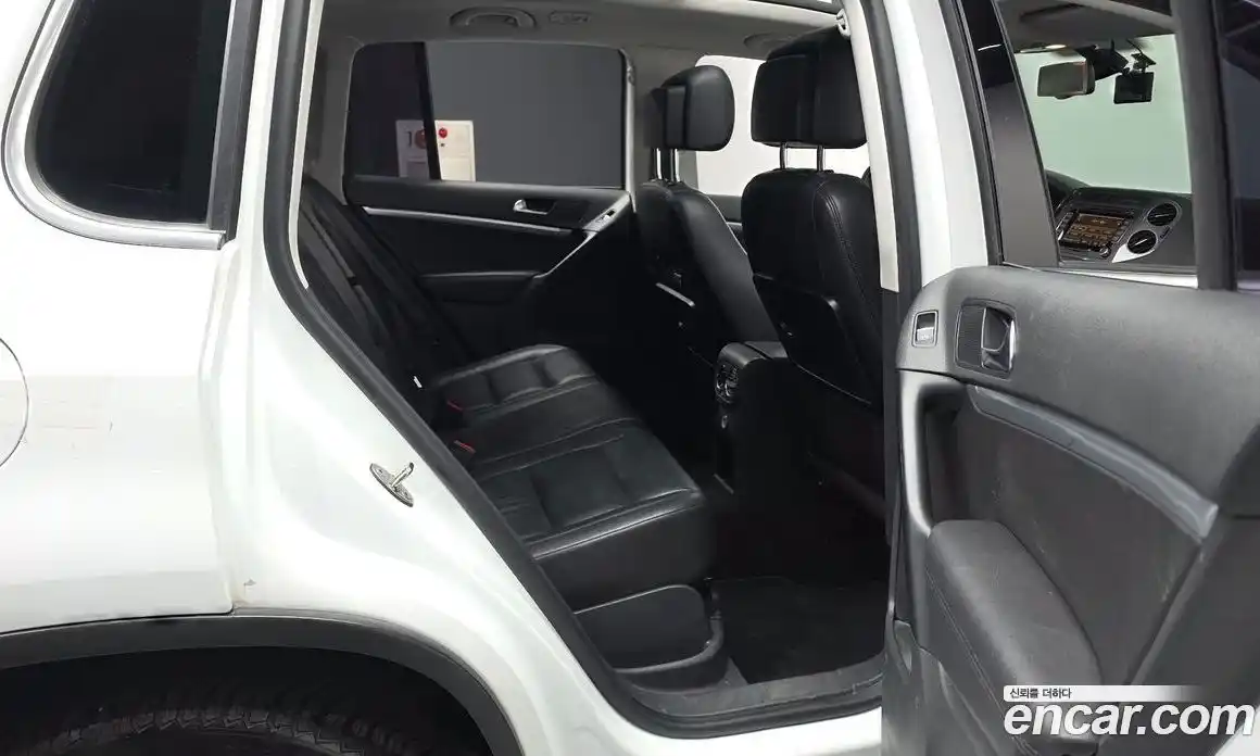 Volkswagen Tiguan 2015 2.0 автомат (гидро), фото 12