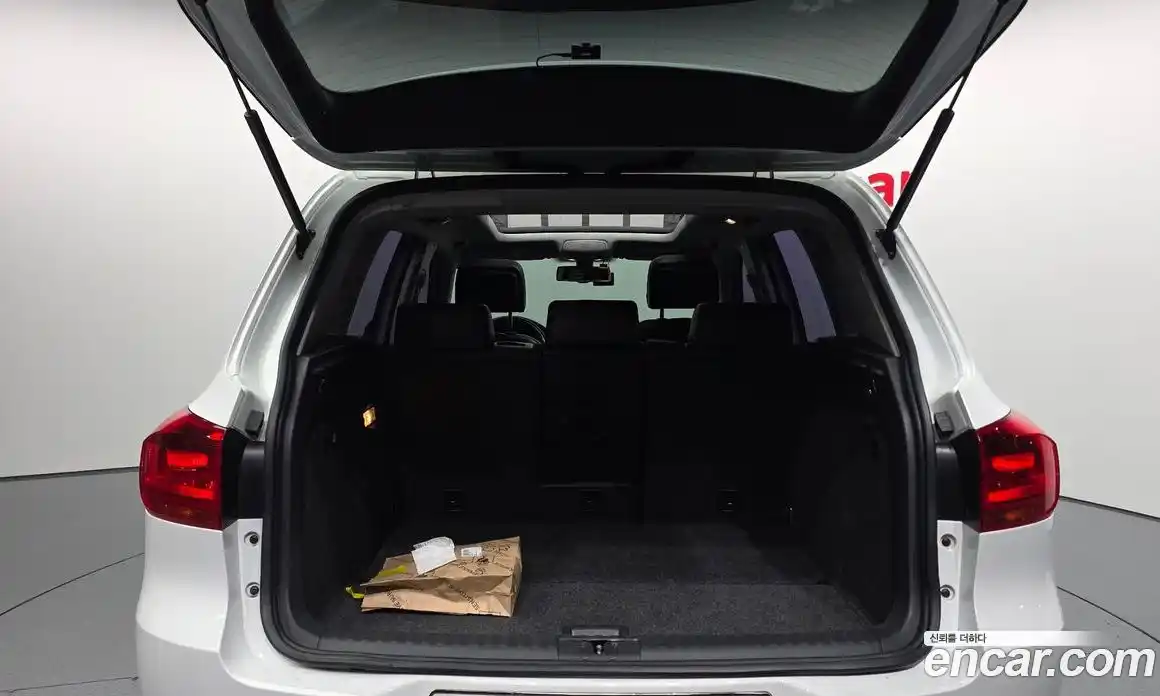 Volkswagen Tiguan 2015 2.0 автомат (гидро), фото 20