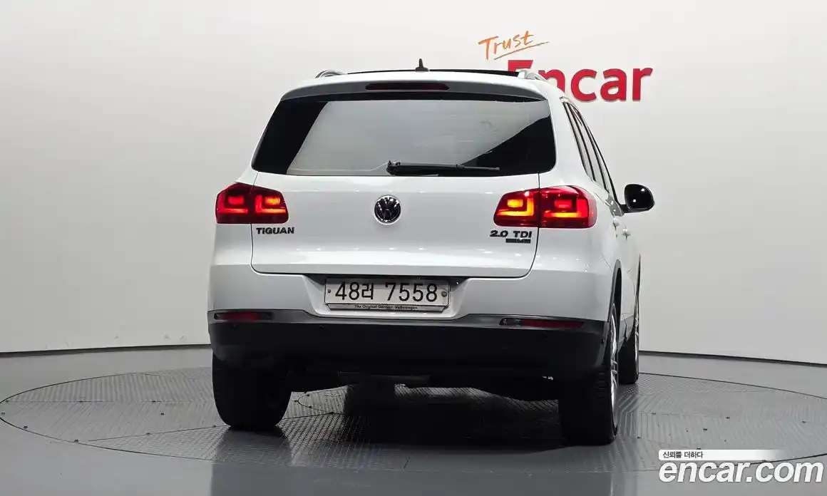 Volkswagen Tiguan 2015 2.0 автомат (гидро), фото 4