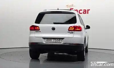 Volkswagen Tiguan 2015 2.0 автомат (гидро), миниатюра 4