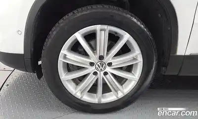 Volkswagen Tiguan 2015 2.0 автомат (гидро), миниатюра 5
