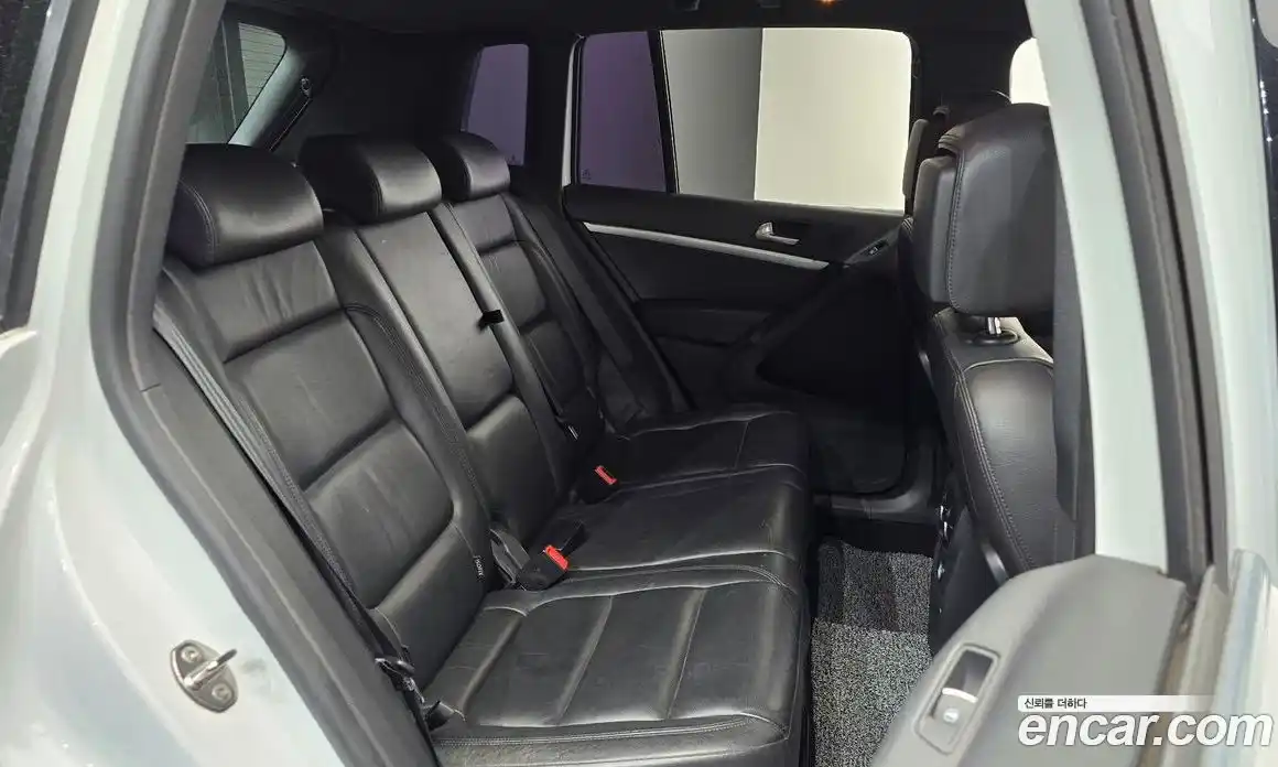 Volkswagen Tiguan 2015 2.0 автомат (гидро), фото 11