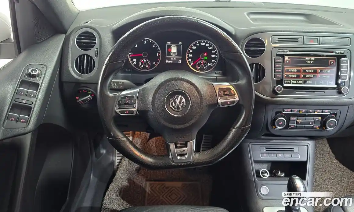 Volkswagen Tiguan 2015 2.0 автомат (гидро), фото 13