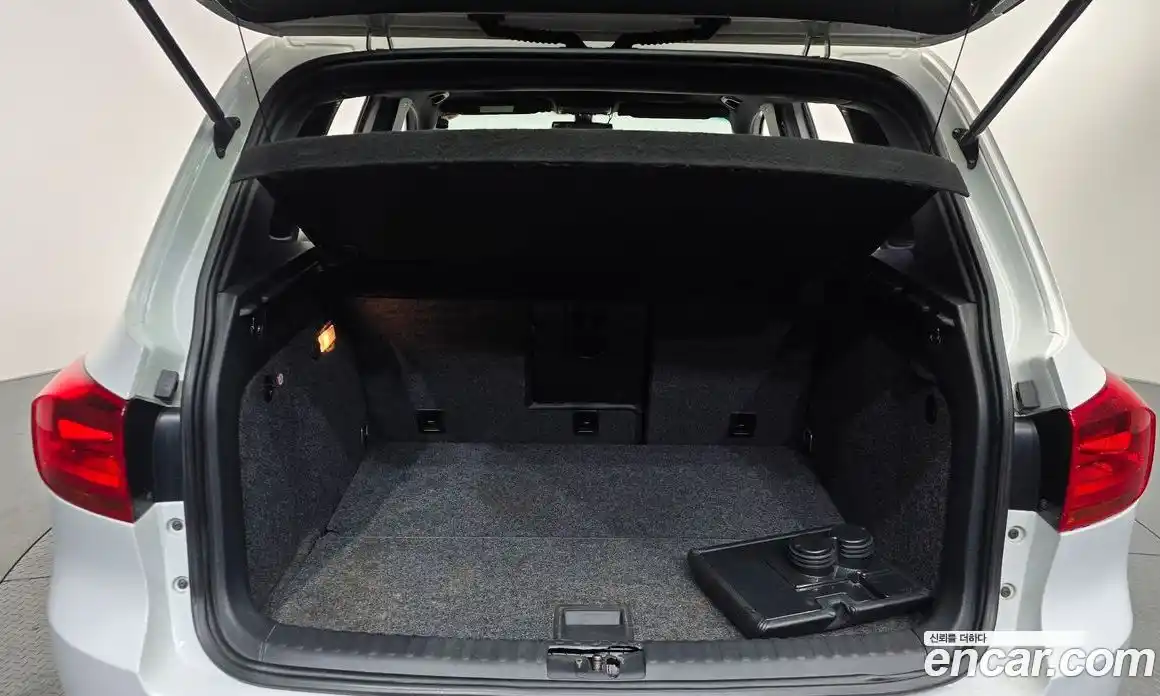 Volkswagen Tiguan 2015 2.0 автомат (гидро), фото 17