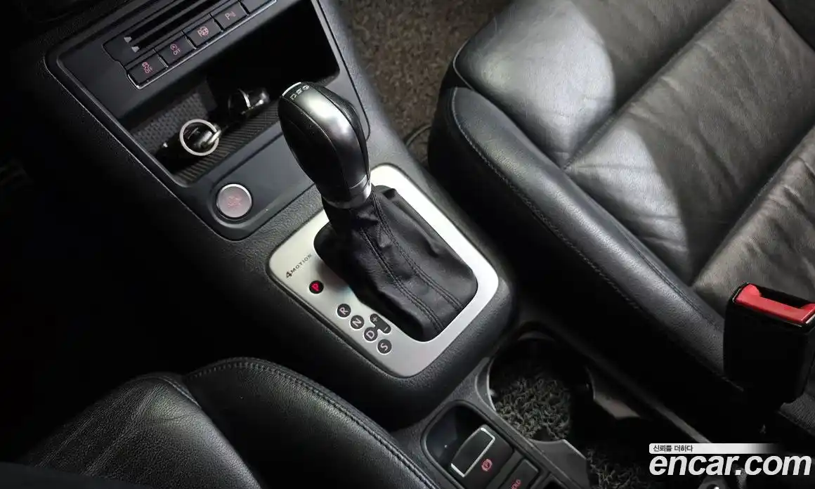 Volkswagen Tiguan 2015 2.0 автомат (гидро), фото 9