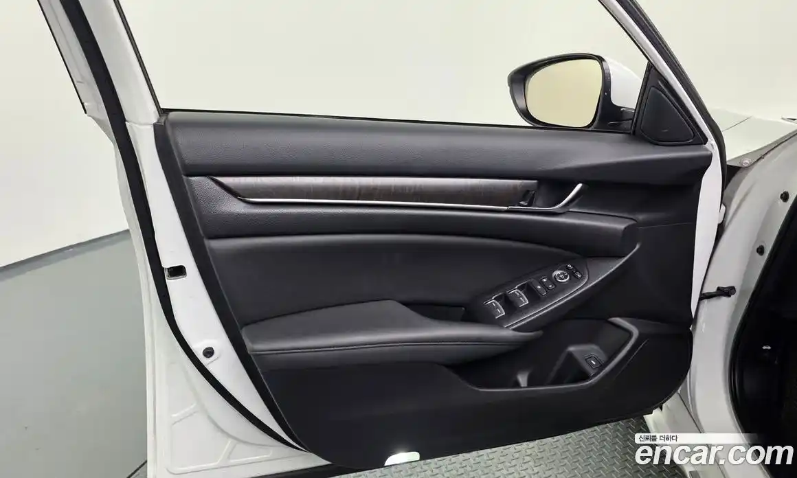 Honda Accord 2019 1.5 автомат (гидро), фото 14