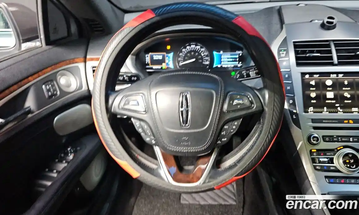 Lincoln MKZ 2017 2.0 автомат (гидро), фото 12 Lincoln MKZ 2017 2.0 автомат (гидро), фото 12