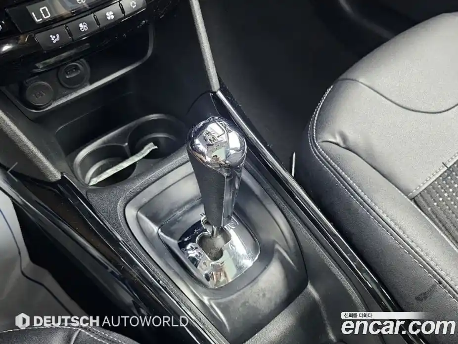 Peugeot 2008 2015 1.6 автомат (гидро), фото 15