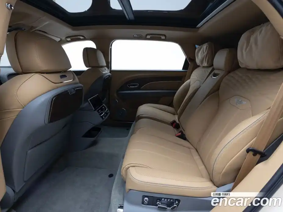 Bentley Bentayga 2025 4.0 автомат (гидро), фото 12 Bentley Bentayga 2025 4.0 автомат (гидро), фото 12
