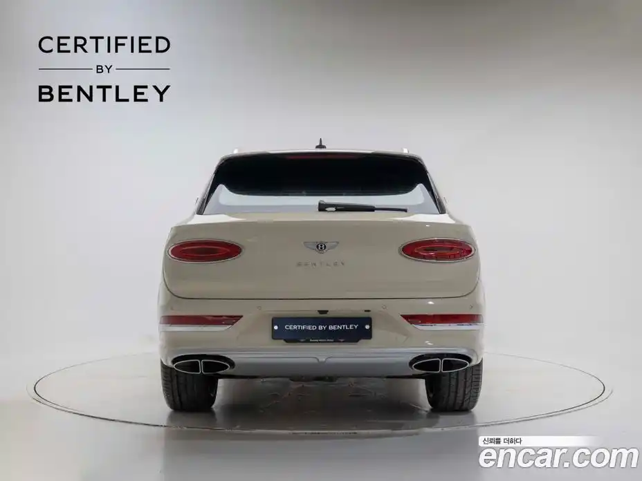 Bentley Bentayga 2025 4.0 автомат (гидро), фото 3 Bentley Bentayga 2025 4.0 автомат (гидро), фото 3