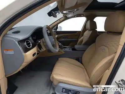 Bentley Bentayga 2025 4.0 автомат (гидро), миниатюра 10 Bentley Bentayga 2025 4.0 автомат (гидро), миниатюра 10