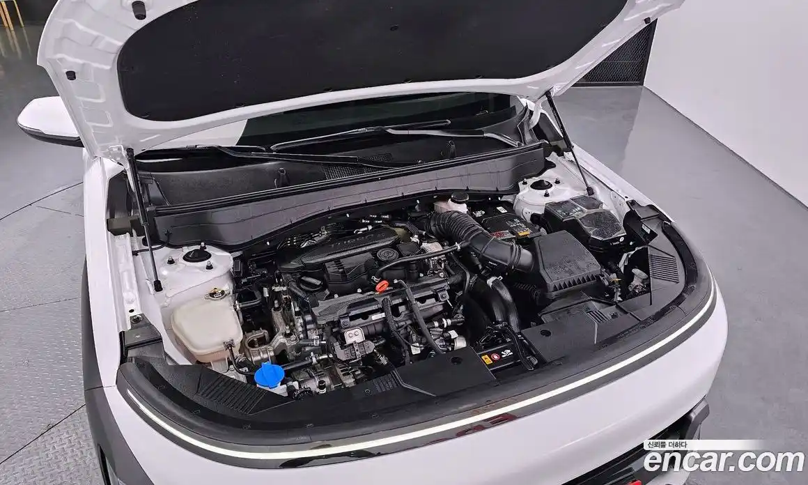 Hyundai Kona 2023 1.6 автомат (гидро), фото 6