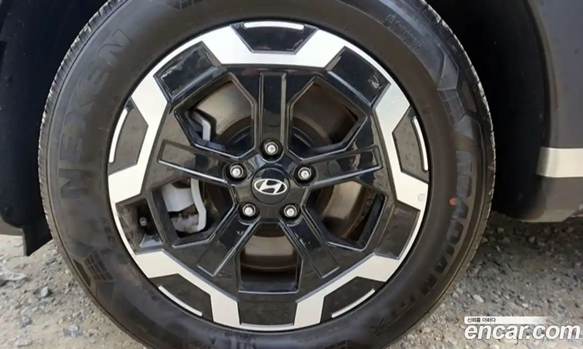 Hyundai Santa Fe 2025 2.5 автомат (гидро), фото 7