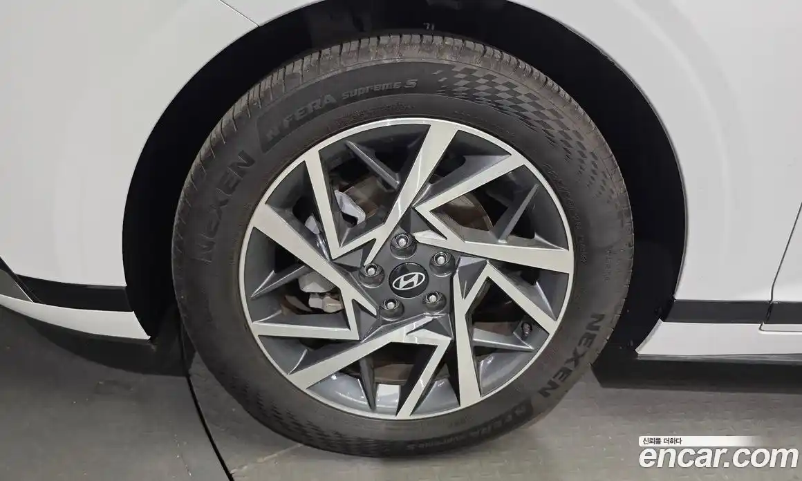 Hyundai Grandeur 2023 1.6 автомат (гидро), фото 5