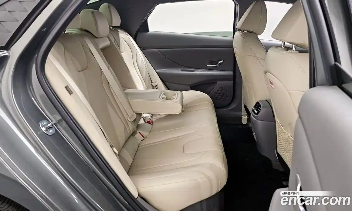 Hyundai Avante 2024 1.6 автомат (гидро), фото 17