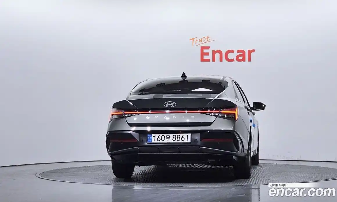 Hyundai Avante 2024 1.6 автомат (гидро), фото 3