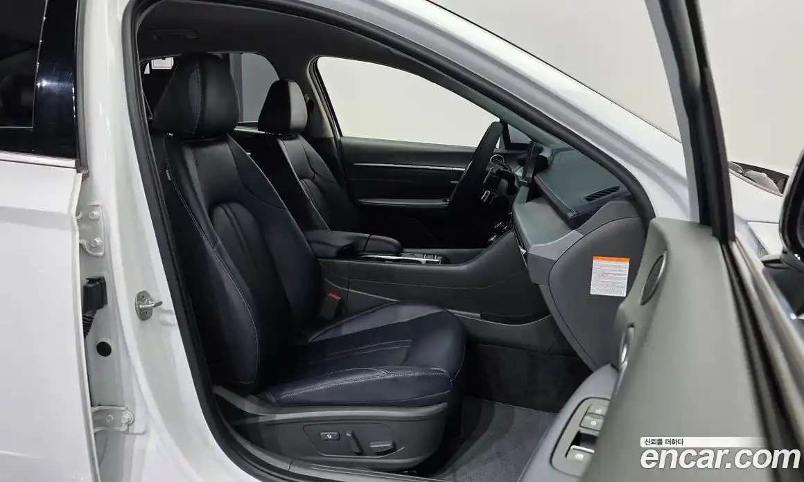 Hyundai Sonata 2025 2.0 автомат (гидро), фото 17