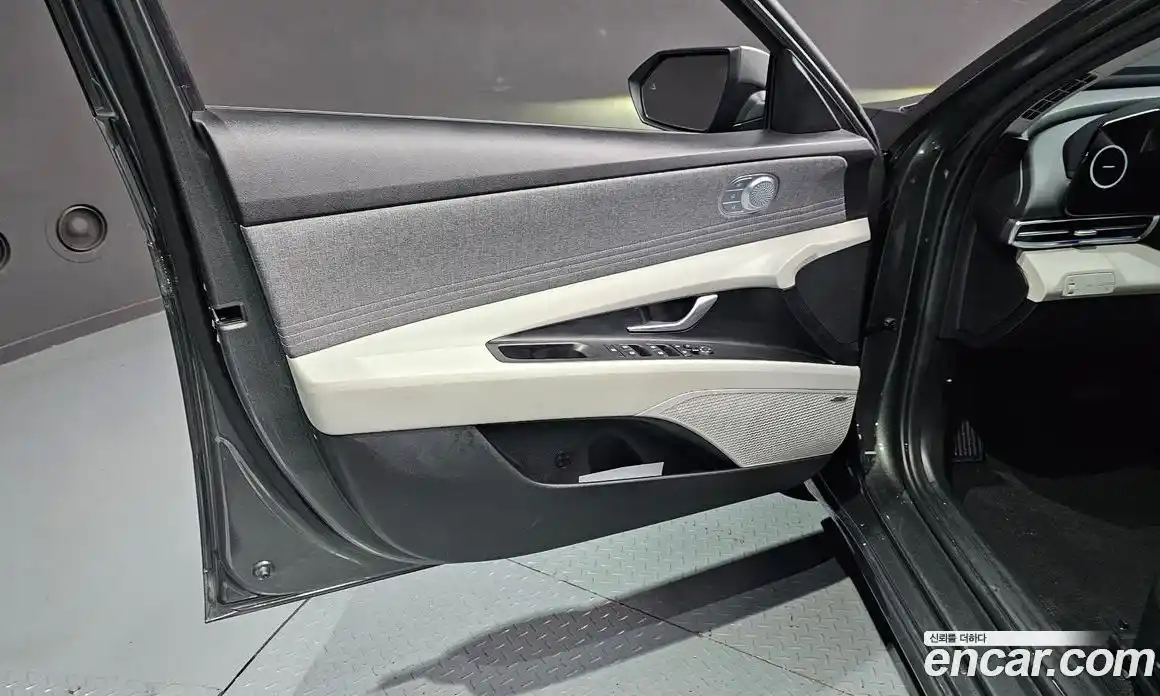 Hyundai Avante 2021 1.6 автомат (гидро), фото 14