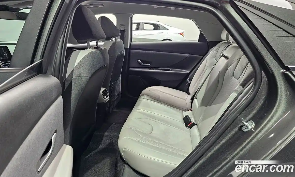 Hyundai Avante 2021 1.6 автомат (гидро), фото 17