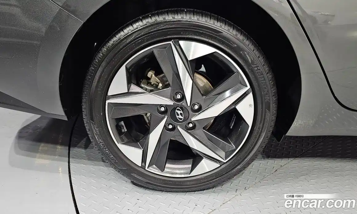 Hyundai Avante 2021 1.6 автомат (гидро), фото 5