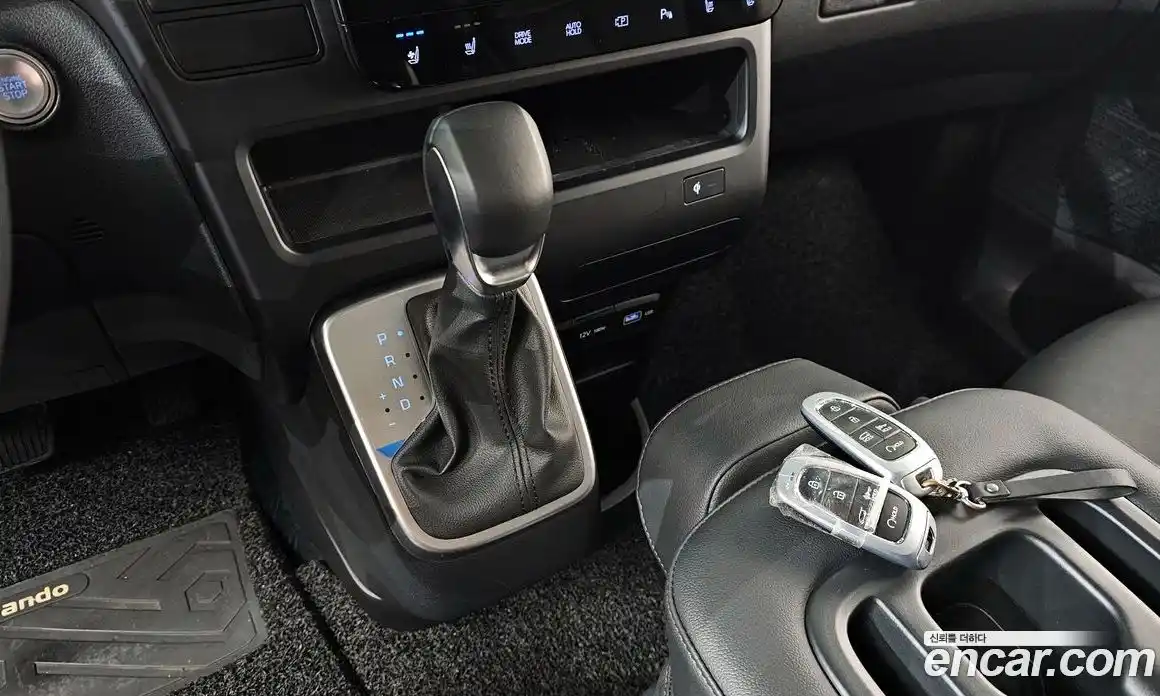 Hyundai Staria 2024 3.5 автомат (гидро), фото 11