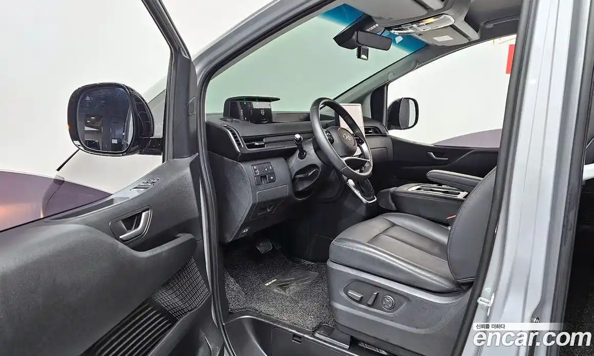 Hyundai Staria 2024 3.5 автомат (гидро), фото 12