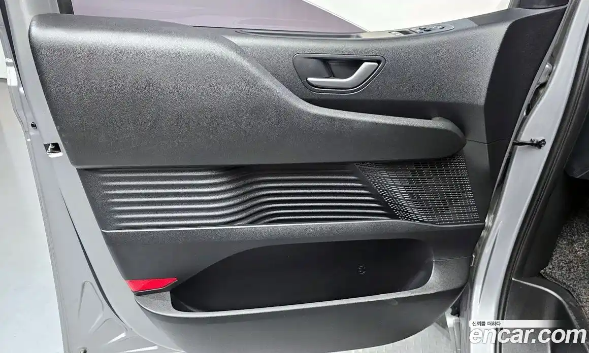 Hyundai Staria 2024 3.5 автомат (гидро), фото 13
