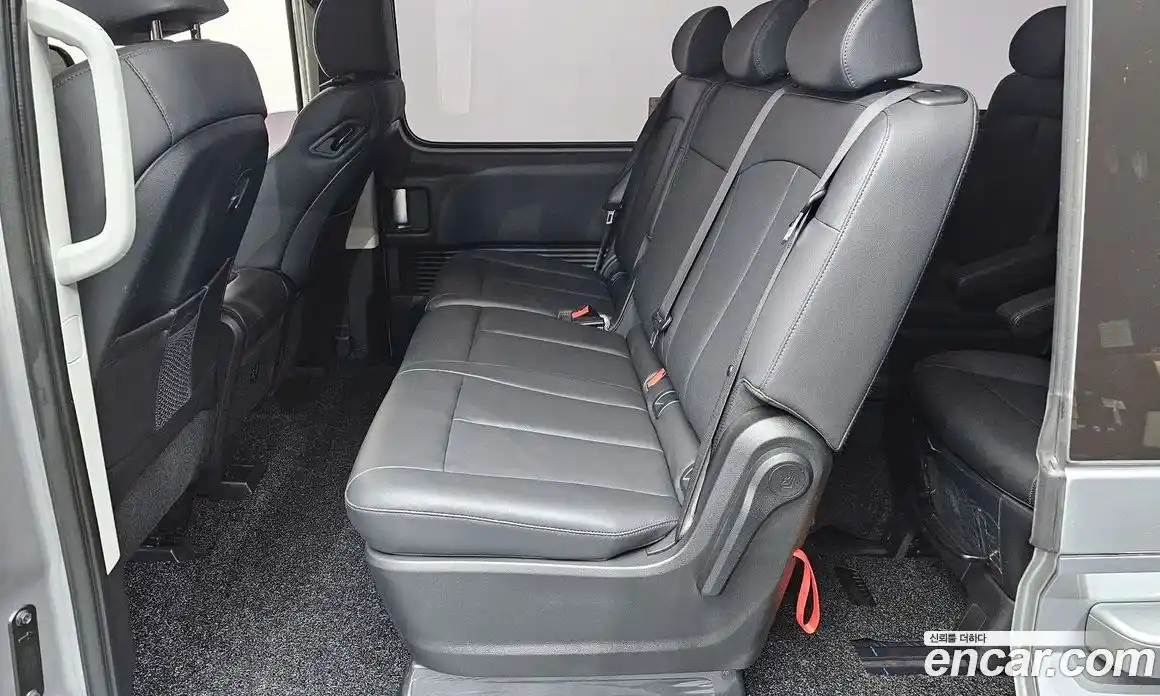 Hyundai Staria 2024 3.5 автомат (гидро), фото 27