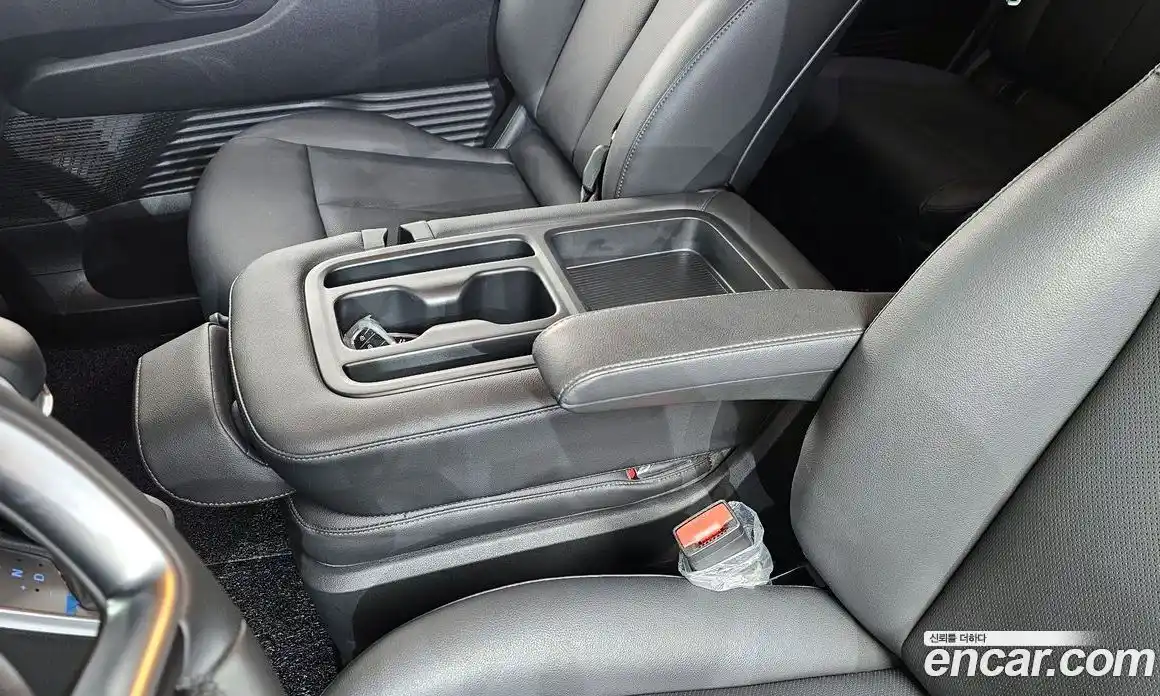Hyundai Staria 2024 3.5 автомат (гидро), фото 32