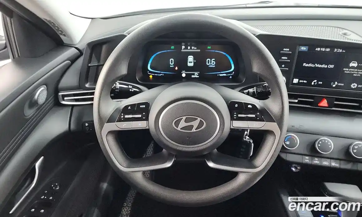 Hyundai Avante 2023 1.6 автомат (гидро), фото 12