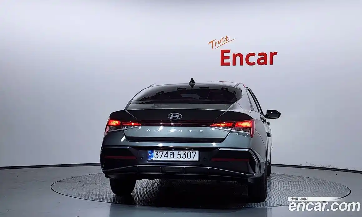 Hyundai Avante 2023 1.6 автомат (гидро), фото 4