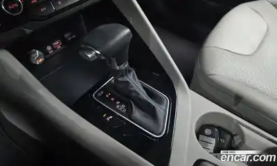 Kia Niro 2018 1.6 автомат (гидро), миниатюра 11