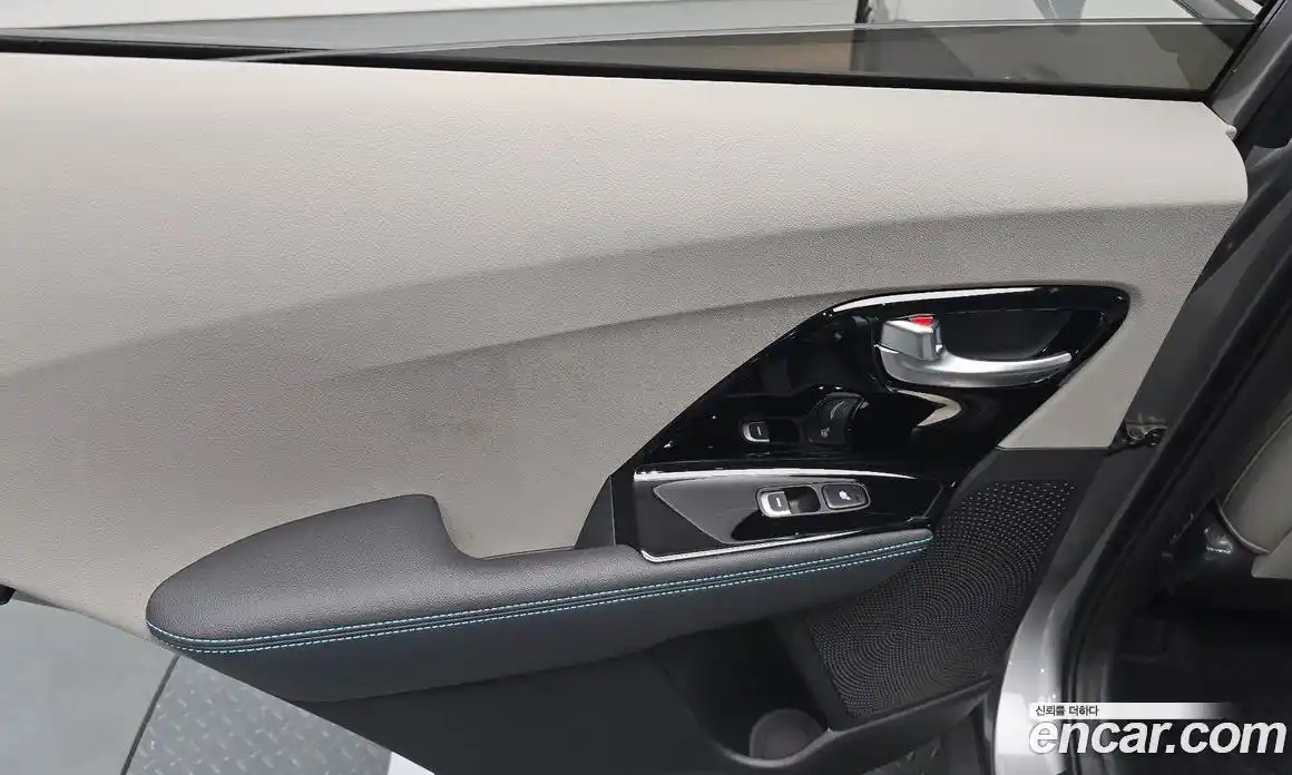 Kia Niro 2018 1.6 автомат (гидро), фото 14