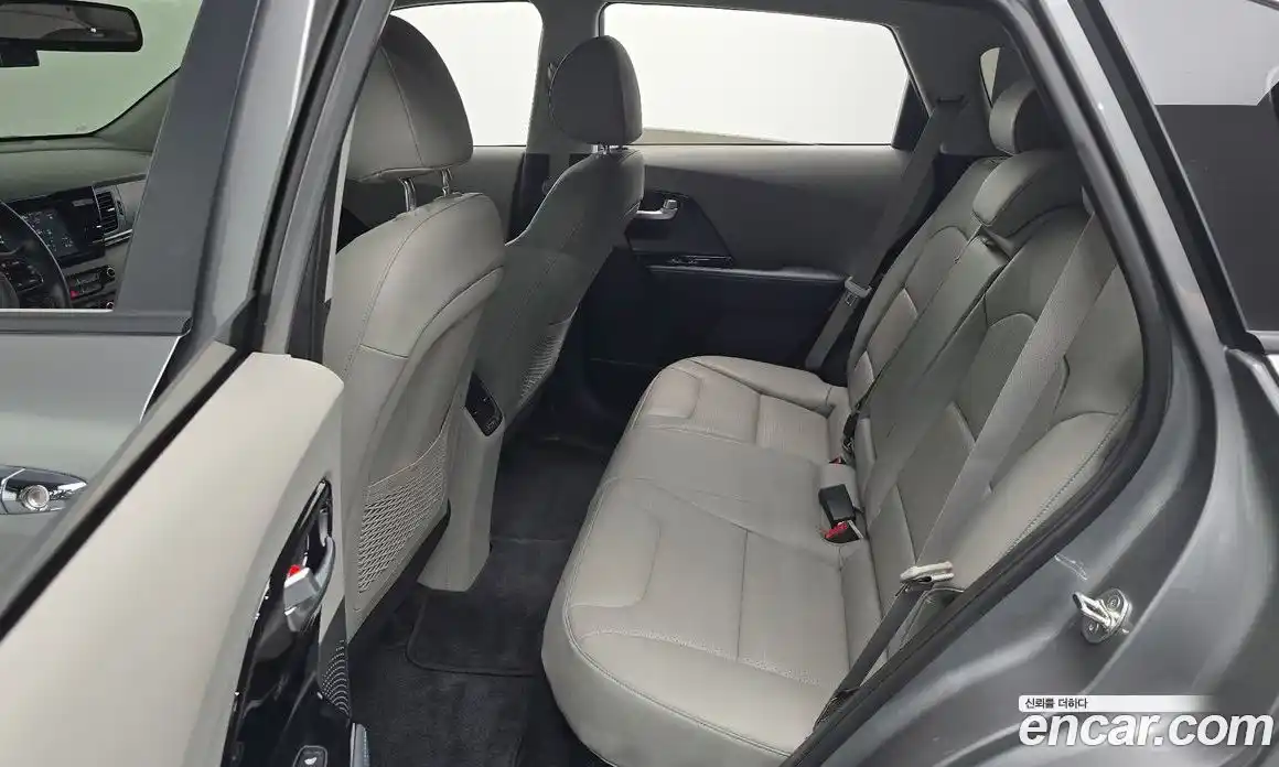 Kia Niro 2018 1.6 автомат (гидро), фото 15