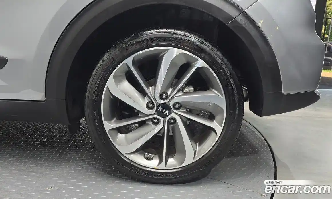 Kia Niro 2018 1.6 автомат (гидро), фото 26