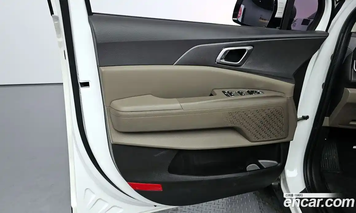 Kia Carnival 2024 1.6 автомат (гидро), фото 14