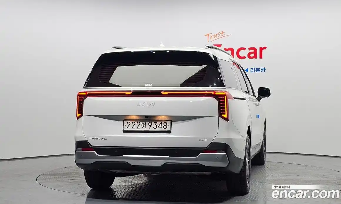 Kia Carnival 2024 1.6 автомат (гидро), фото 4