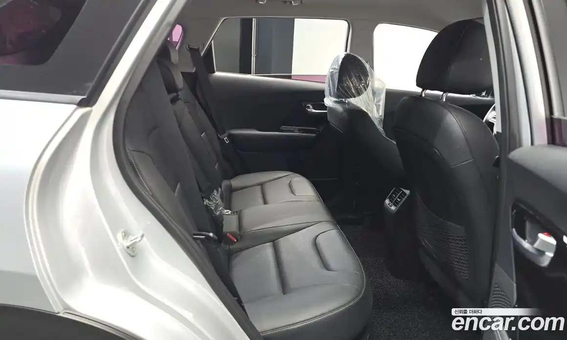 Kia Niro 2019 1.6 автомат (гидро), фото 11