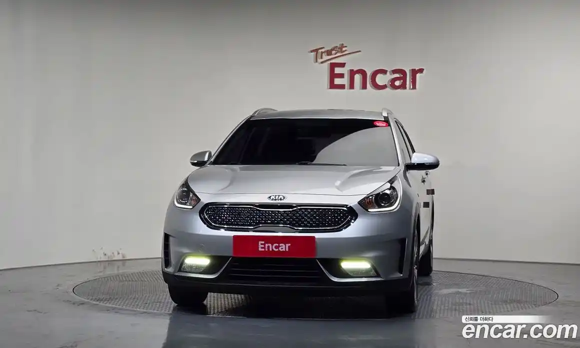 Kia Niro 2019 1.6 автомат (гидро), фото 3