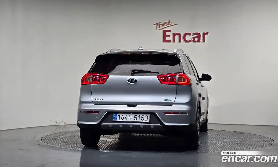 Kia Niro 2019 1.6 автомат (гидро), фото 4