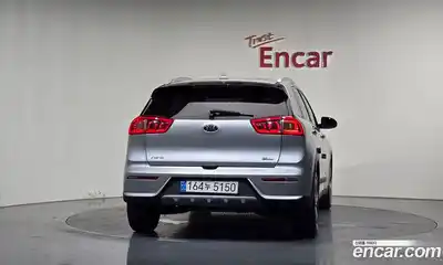 Kia Niro 2019 1.6 автомат (гидро), миниатюра 4