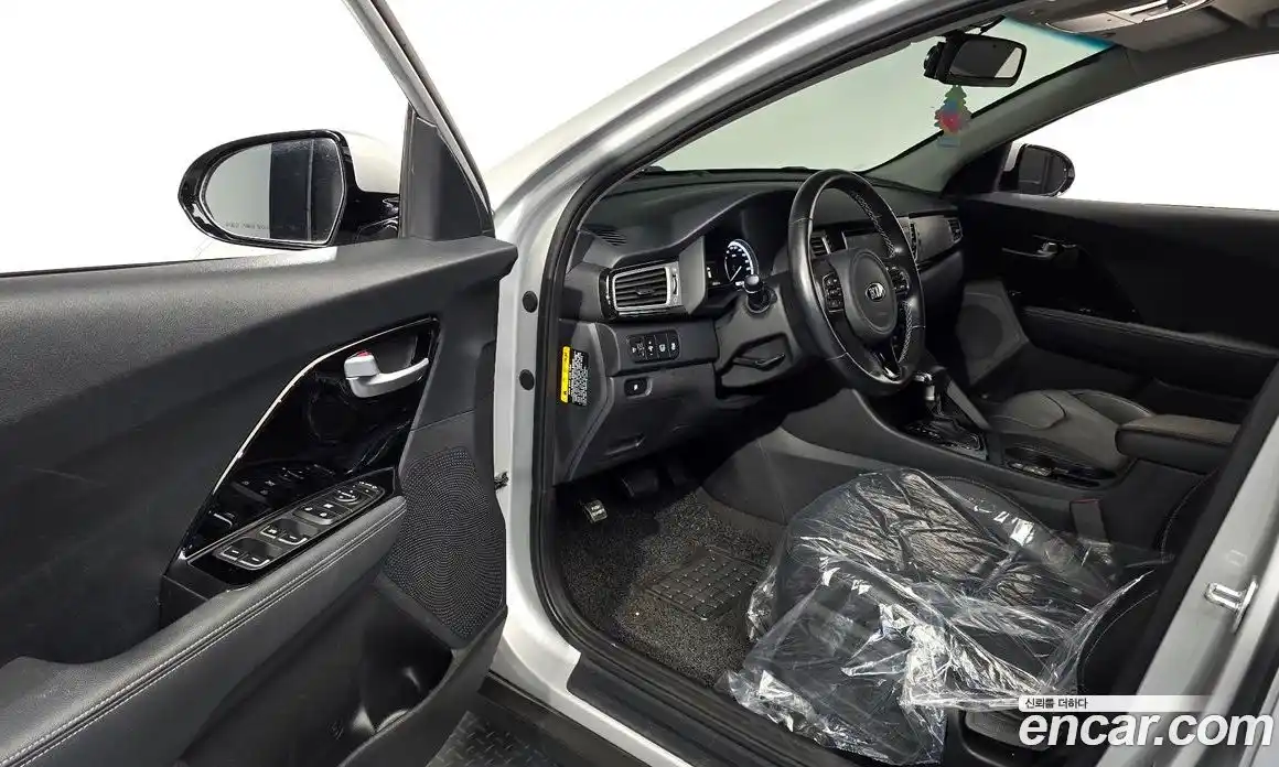 Kia Niro 2019 1.6 автомат (гидро), фото 10