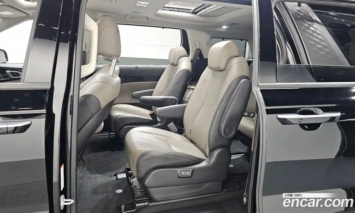 Kia Carnival 2024 2.2 автомат (гидро), фото 18