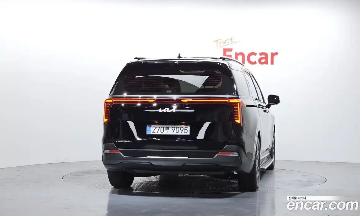 Kia Carnival 2024 2.2 автомат (гидро), фото 4