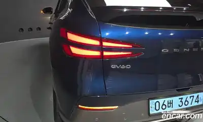 Genesis GV60 2022 0.1 автомат (гидро), миниатюра 9