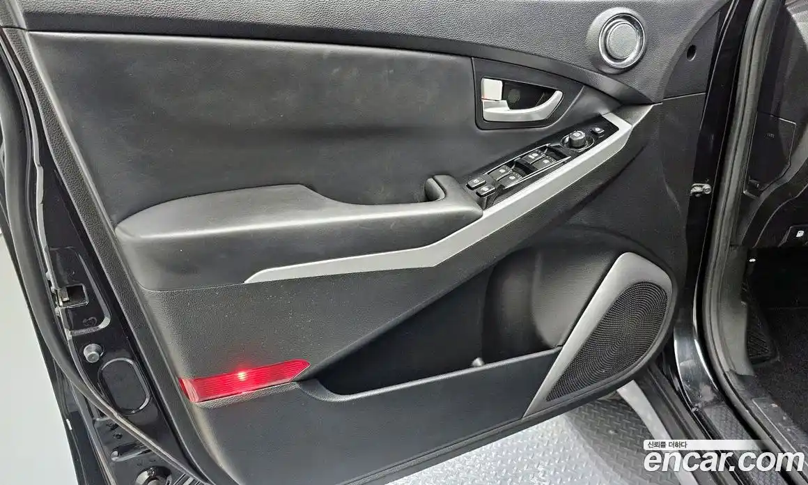 SsangYong Korando 2014 2.0 автомат (гидро), фото 14